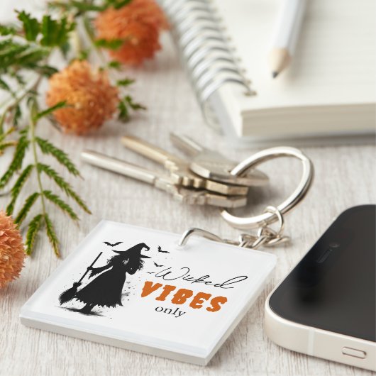 "邪悪なバイブのみ" – ハロウィーンブラックウィッチ – キーホルダー (正面右)