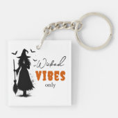 "邪悪なバイブのみ" – ハロウィーンブラックウィッチ – キーホルダー (裏面)