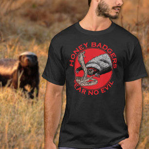 邪悪なバドスハニーバッガー赤い動物アートを恐れない Tシャツ