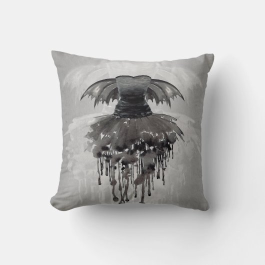 邪悪な妖精のガウン | ゴシック様式の黒いバンピーロックシェーン クッション (正面)