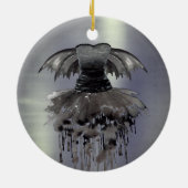 邪悪な妖精のガウン | ゴシック様式の黒いバンピーロックシェーン セラミックオーナメント (裏面)