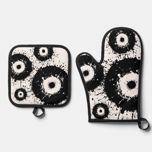 邪悪な目は白黒 鍋つかみ&鍋敷きセット (正面)