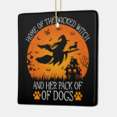 邪悪な魔女の家と犬の群れクール セラミックオーナメント (左)