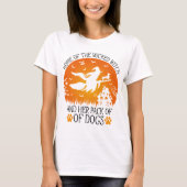 邪悪な魔女の家と犬の群れクール Tシャツ (正面)