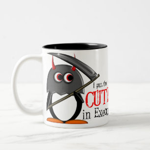 邪悪なPenguin™のかわいい執行者のマグ ツートーンマグカップ
