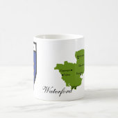 郡ウォーターフォードの地図及び頂上のマグ モーフィングマグカップ (中央)