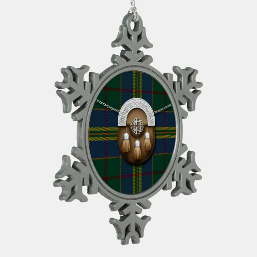郡キルケニーのアイルランドのタータンチェックおよびSporran スノーフレークピューターオーナメント (左)