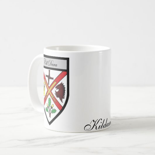 郡キルディアの地図及び頂上のマグ コーヒーマグカップ (正面左)