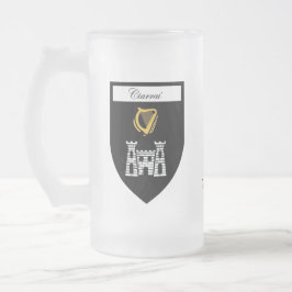 郡ケリーの地図及び頂上のマグ フロストグラスビールジョッキ