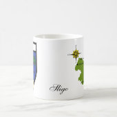 郡スライゴの地図及び頂上のマグ コーヒーマグカップ (中央)