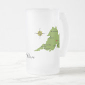 郡ドクレアの地図及び頂上のマグ フロストグラスビールジョッキ (正面右)