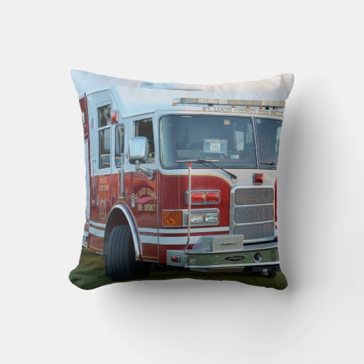 郡普通消防車の消防士のデザインの前部コーナー クッション (正面)