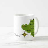 郡Derryの地図及び頂上のマグ コーヒーマグカップ (正面右)