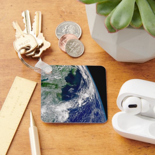 部分的な地球にハリケーンが衝突する。 キーホルダー (デスク)