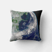 部分的な地球にハリケーンが衝突する。 クッション (裏面)