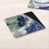 部分的な地球にハリケーンが衝突する。 スクエアペーパーコースター (アングル)