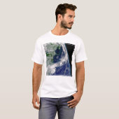 部分的な地球にハリケーンが衝突する。 Tシャツ (正面フル)