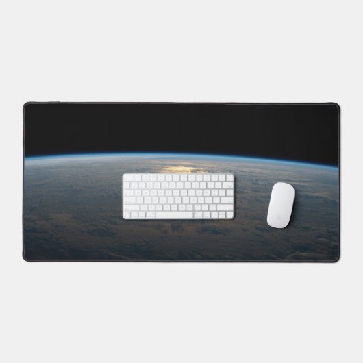 部分的に曇った南太平洋から夕暮れ光る デスクマット (キーボード&マウス)