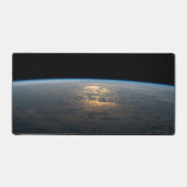 部分的に曇った南太平洋から夕暮れ光る デスクマット (正面)