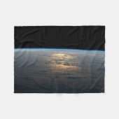 部分的に曇った南太平洋から夕暮れ光る フリースブランケット (正面(横))