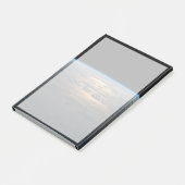 部分的に曇った南太平洋から夕暮れ光る ポストイット (アングル)