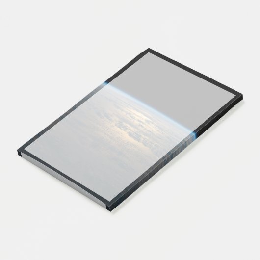 部分的に曇った南太平洋から夕暮れ光る ポストイット (アングル)