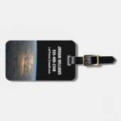 部分的に曇った南太平洋から夕暮れ光る ラゲッジタグ (正面横)