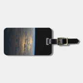 部分的に曇った南太平洋から夕暮れ光る ラゲッジタグ (正面横)