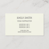部屋でヨガをしている美飾しい女性 名刺 (裏面)