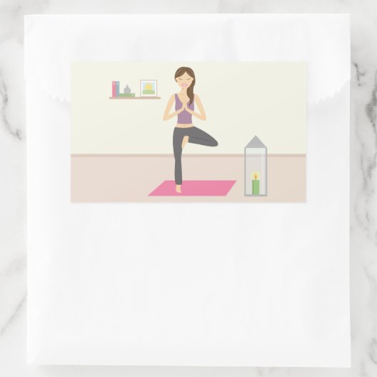 部屋でヨガをしている美飾しい女性 長方形シール (バッグ)