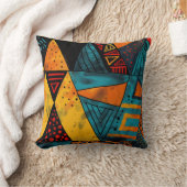部族のパターンを持つカラフルの三角形を動かす クッション (ブランケット)
