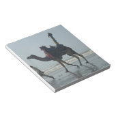 部族のラクダに乗る:朝の潮砂と海 ノートパッド (アングル)