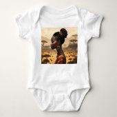 部族の女性がアフリカの風景を見守る ベビーボディスーツ (正面)