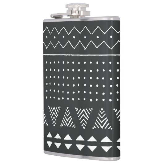 部族の民族:白黒パターン。 フラスク (左)