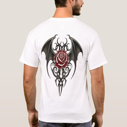 部族の羽を持つ赤いバラ Tシャツ (裏面)