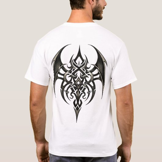 部族の翼のあるトーテム Tシャツ (裏面)