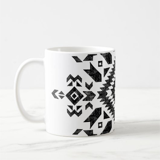 部族デザイン:白黒手描き コーヒーマグカップ (左)
