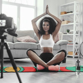 部族的に怖い ヨガマット