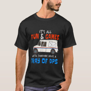 郵便労おもしろい働者IがDpsキャリアのトレイをドロップ Tシャツ