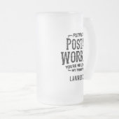 郵便労おもしろい退職した働者の個人名 フロストグラスビールジョッキ (正面右)