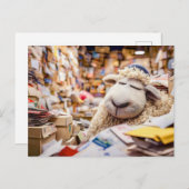 郵便局で眠っている羊のイラストレーション シーズンポストカード (正面/裏面)