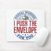 郵便局員に封筒を押して上げる マウスパッド (マウス)