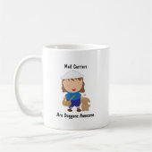 郵便局員の女性のパーソナおもしろいライズ コーヒーマグカップ (左)