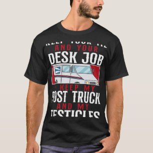 郵便配達保人のネクタイと机の仕事I Tシャツ