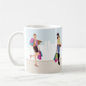 都市で買物をしているかわいらしい女の子 コーヒーマグカップ (左)