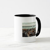 都市と港の空中表示 マグカップ (正面右)