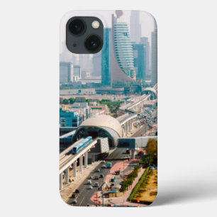 都市の地下鉄線と超高層ビル iPhone 13ケース