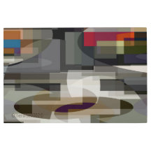 都市の衝突を表現した抽象的な金属壁画