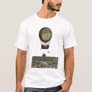 都市上の飛行船 Tシャツ