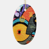 都市通りの芸術落書き セラミックオーナメント (右)